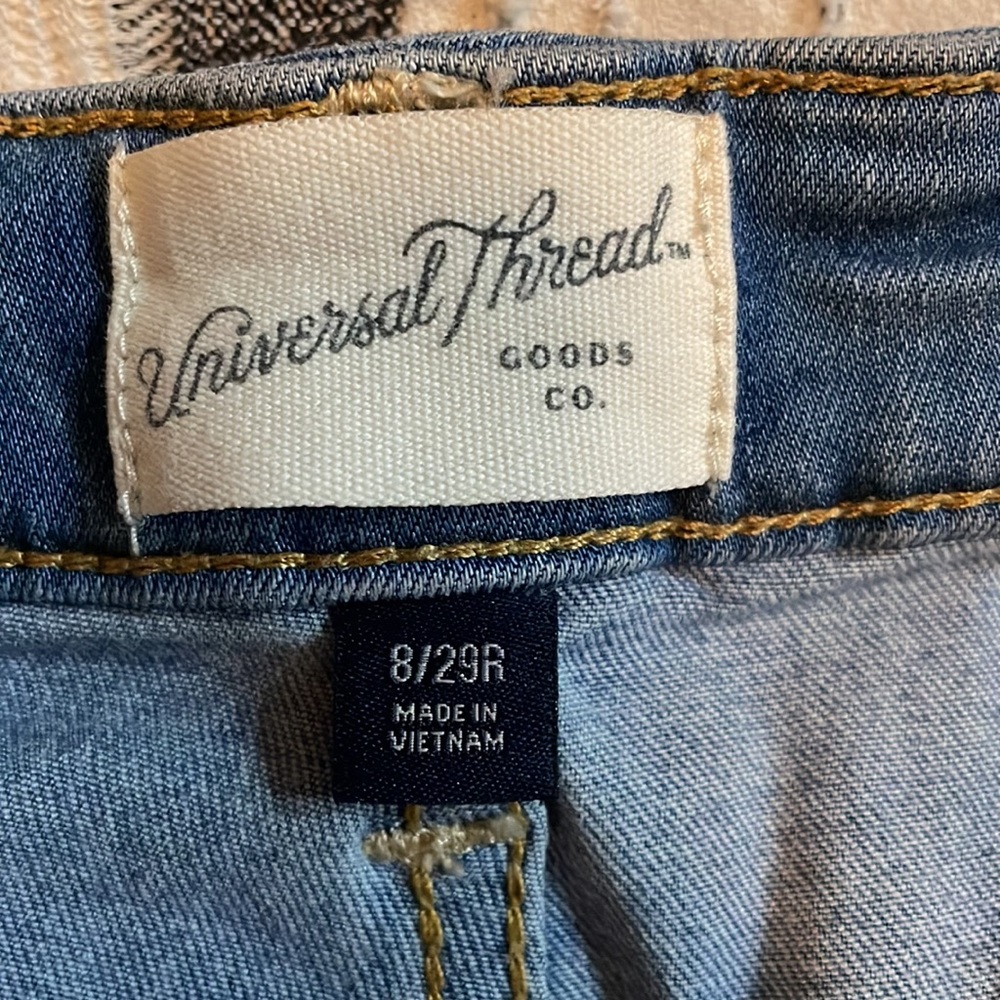 Distressed Jeans - Picture 3 of 9